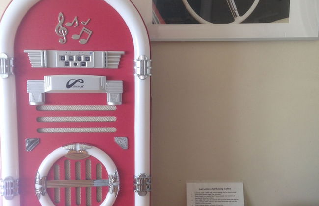 The New Star Motel with Studio-Kitchens: 1950s Extended-Stay Lodging and Retreat Center - Photo 48