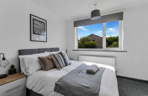 Group-Friendly 4-BR Home with Space & Comfort - Foto 8