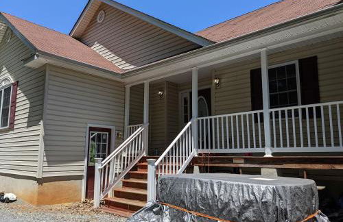 Cheerful 4Br Water View Lakehouse with Dock & More - Foto 38