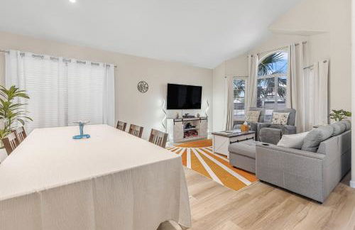 Sparkling Saltwater Pool - Spa - Firepit - WiFi - 4BR 3BA - Near Top Golf Courses - Foto 20