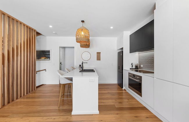 Palm Beach Luxe Townhouse walk to Beach - Photo 7