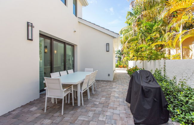 Sorrento Luxury Vacation Home: Expansive 5-Bedroom, 4.5-Bath Retreat with Private Pool, Hot Tub, and Pet-Friendly Accommodations – Just a Short Walk from Stunning Vanderbilt Beach - Foto 34