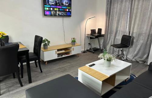 Affluent Living Property perfect for contractors & individuals Free Parking - Foto 28