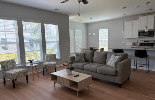 NEW HOUSE! 4BR Entire house Near Airport - Photo 10