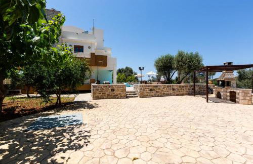 Newly Renovated Villa 4 Seasons with BBQ, private pool, ping pong and football table - Foto 25