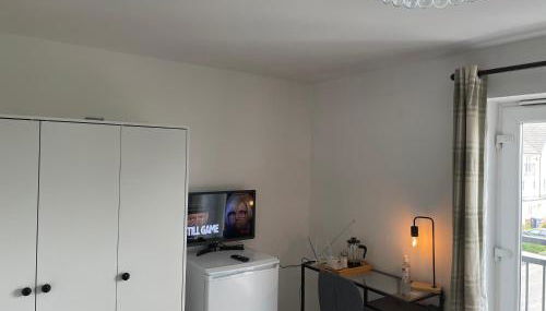 Spacious 4 Large Bedrooms Thurrock Grays 3 baths 1 ensuite Netflix Free Parking - Foto 3