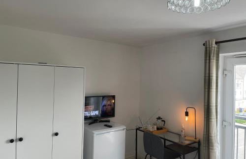 Spacious 4 Large Bedrooms Thurrock Grays 3 baths 1 ensuite Netflix Free Parking - Foto 3