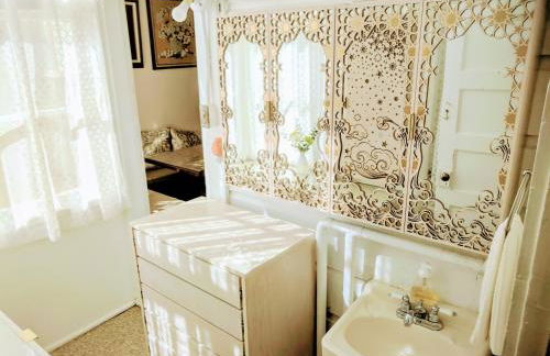 Perfect Location - 4BD,1BA - Restored Redwood Home - Foto 58