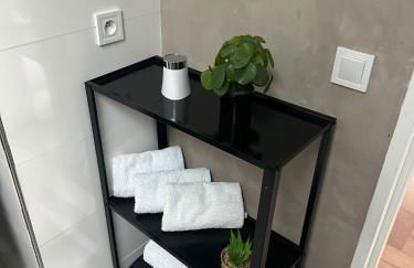 Vaste appartement avec parking gratuit, borne dispo et espace de travail - Foto 19