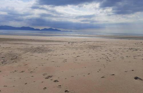 Min yr Afon - Cabin - Sleeps 2 - Hot Tub - Parking - Foto 51