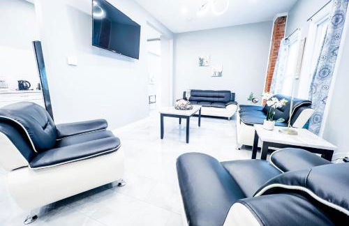 Perfect 6BR Stay Near Niagara Falls & Attractions - Foto 1