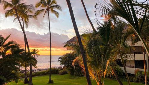 Direct oceanfront Magic Sands beach condo - Pool, AC, 2B2B, sleeps 6 - Foto 5