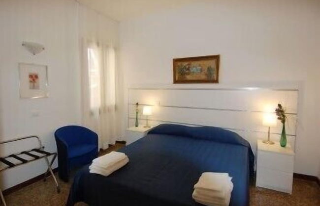 Santa Margherita Guesthouse - Photo 9