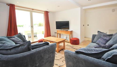 BEACHSIDE SPACIOUS apartment, private garden - Foto 4