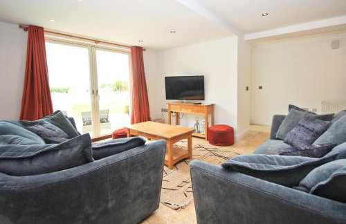 BEACHSIDE SPACIOUS apartment, private garden - Foto 4