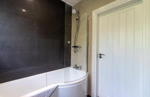 Bagworth House - Spacious 4BR Bungalow in Leicestershire - Photo 30