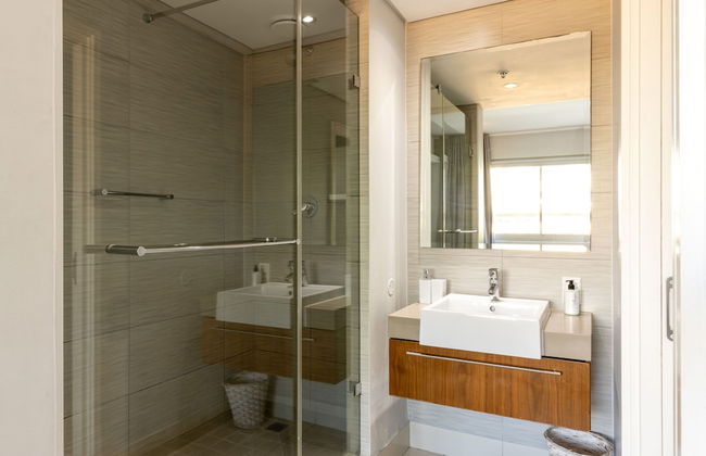 Experience Uninterrupted Comfort Fully Furnished 2br Flat Free From Loadsheding - Foto 14