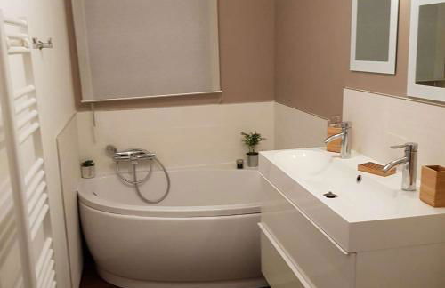 Villa en bois VUE MER avec jardin clos, WIFI, à 500m plage à l'Ile Grande en PLEUMEUR-BODOU REF-269 - Photo 8