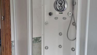 Agra Boa - Photo 2, Shower