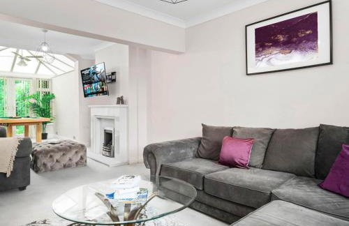 Stylish 3 Bedroom House - Pool & Tennis Table - Garden - Off Street Parking 782S - Foto 12