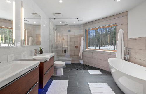 5 Star Gorgeous Cliffside Chalet with Panoramic Views - Foto 6