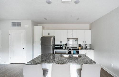 Landing Incredible 2BD Gym Pool - Photo 41