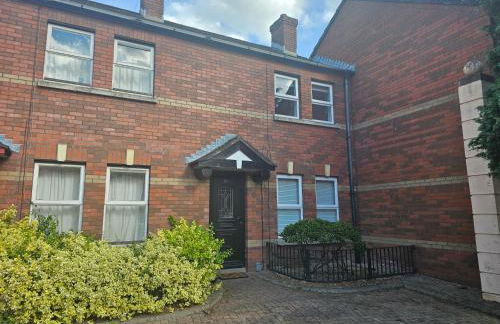 Stylish home in trendy area close to city centre, with parking - Foto 25