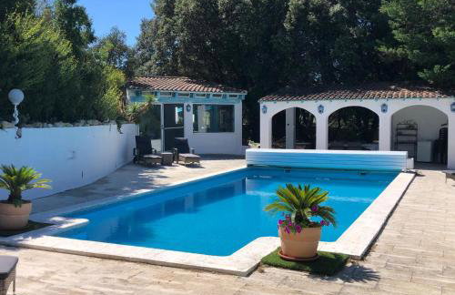 villa spacieuse piscine jacuzzi 8 chambres 16 couchages - Foto 29