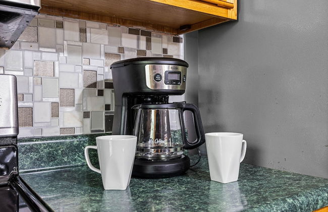 Andy Woods Lodge - 4 Bedrooms, 1.5 Baths, Sleeps 8 4 Home by RedAwning - Foto 8