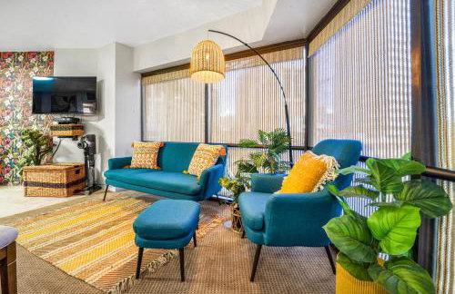 Retro Studio! Pool, Hot Tub, Free Parking & WiFi - Foto 26