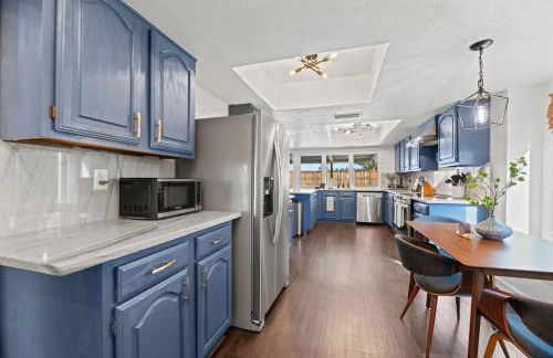 Palm Springs Pool & Game Room! - Foto 12