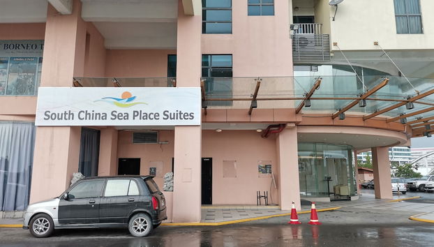 Check-in/check-out kiosk