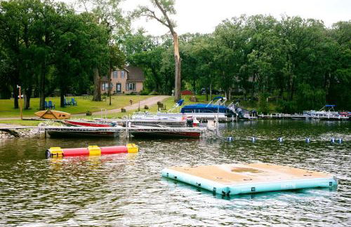 Fergus Falls Glamping Destination for Memorable Lakeside Family Vacations in Minnesota - Foto 8