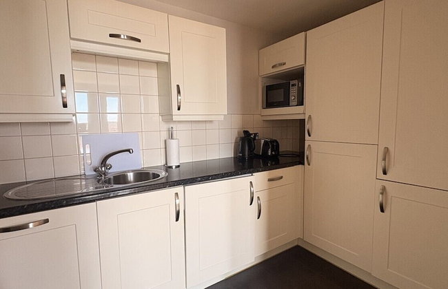 Liberty Wharf Apartments - Photo 12