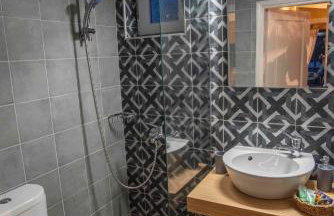 KRISSAIA SEASIDE SUITES - Photo 13