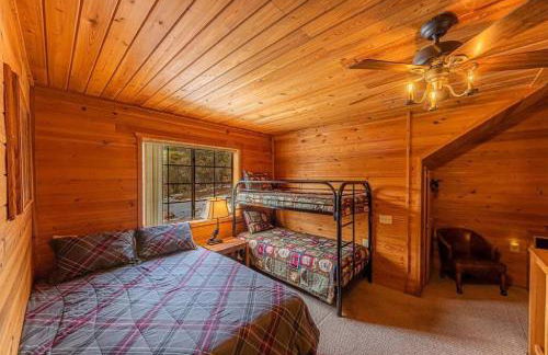 Cabin#2 Elk Hallow - Pet Friendly - Sleeps 6 - Playground & Game Room - Foto 21