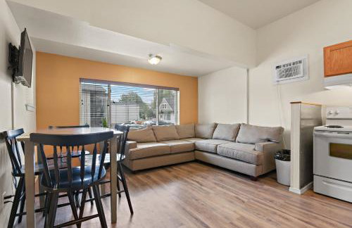 Maple Leaf Manor Suites - Photo 37