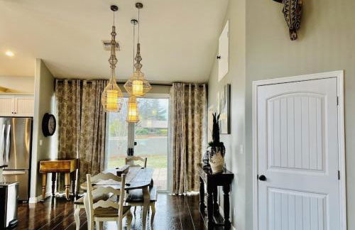 Sedona Uptown Gem!Large yard w grass and shade trees! Views!! NEW! BARREL SAUNA!!! Close to trails, walk to Uptown Sedona, restaurants and shopping - Foto 58