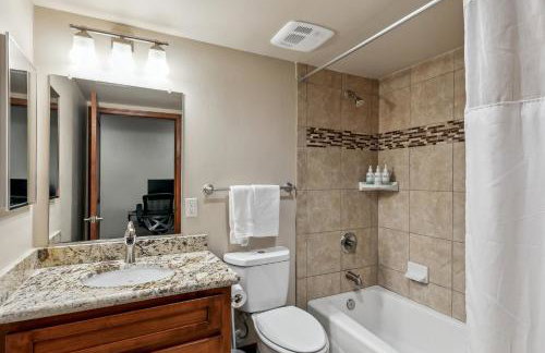 3BR Townhome Near Heavenly & Lake TW201 - Foto 12