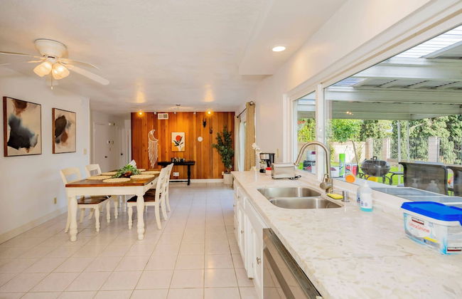 Serene Retreat & Modern Comforts in Rowland Heights - Foto 21