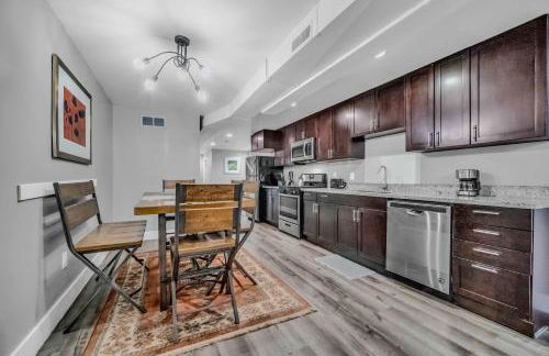 Cle Suites 3BR 2BA 5 min Walk to Cle Clinic Unit 1 - Foto 1