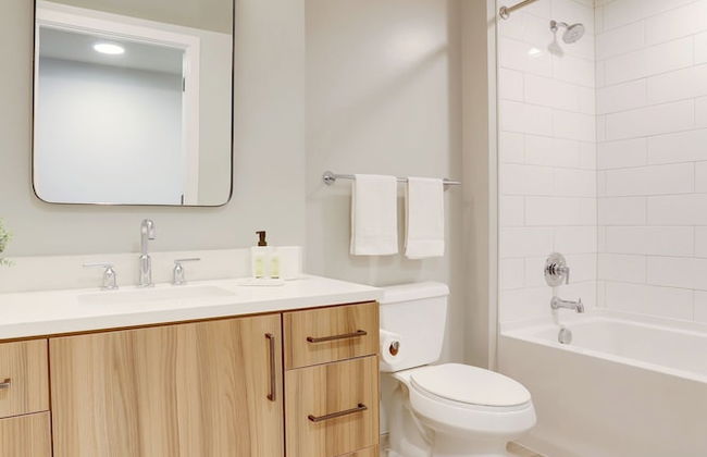 Stylish Apartment Steps from the Metro - Foto 41