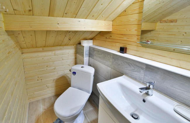 Wooden House by Ostrowieckie Lake With Beach - Photo 18