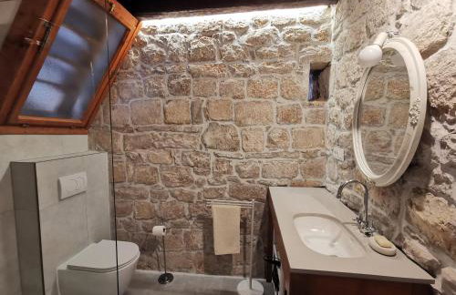 D HOUSE authentic Zlarin house, relaxing courtyard and terrace - Photo 14