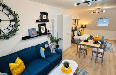 Luxury Self-Contained Studio Apartment near QE Hospital R1 - Photo 17