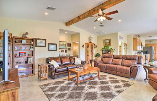 Bertram Ranch Property with Patio and Gas Grill! - Foto 1