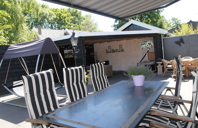 Modern Holiday Home With Veranda in Limmen - Foto 12