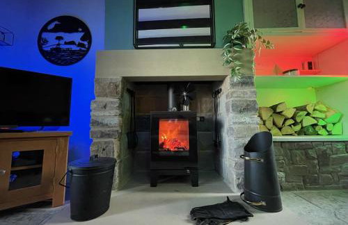 Muddy Paws Cottages - The Nook - Photo 4