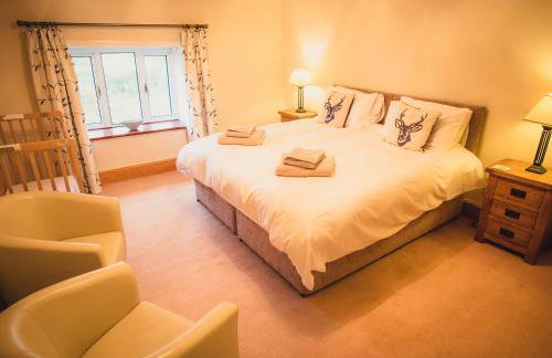 Deerclose West Farmhouse - Photo 18