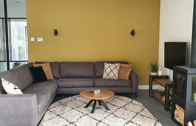 Waterfront Villa, Forest & Golf Club - Photo 12